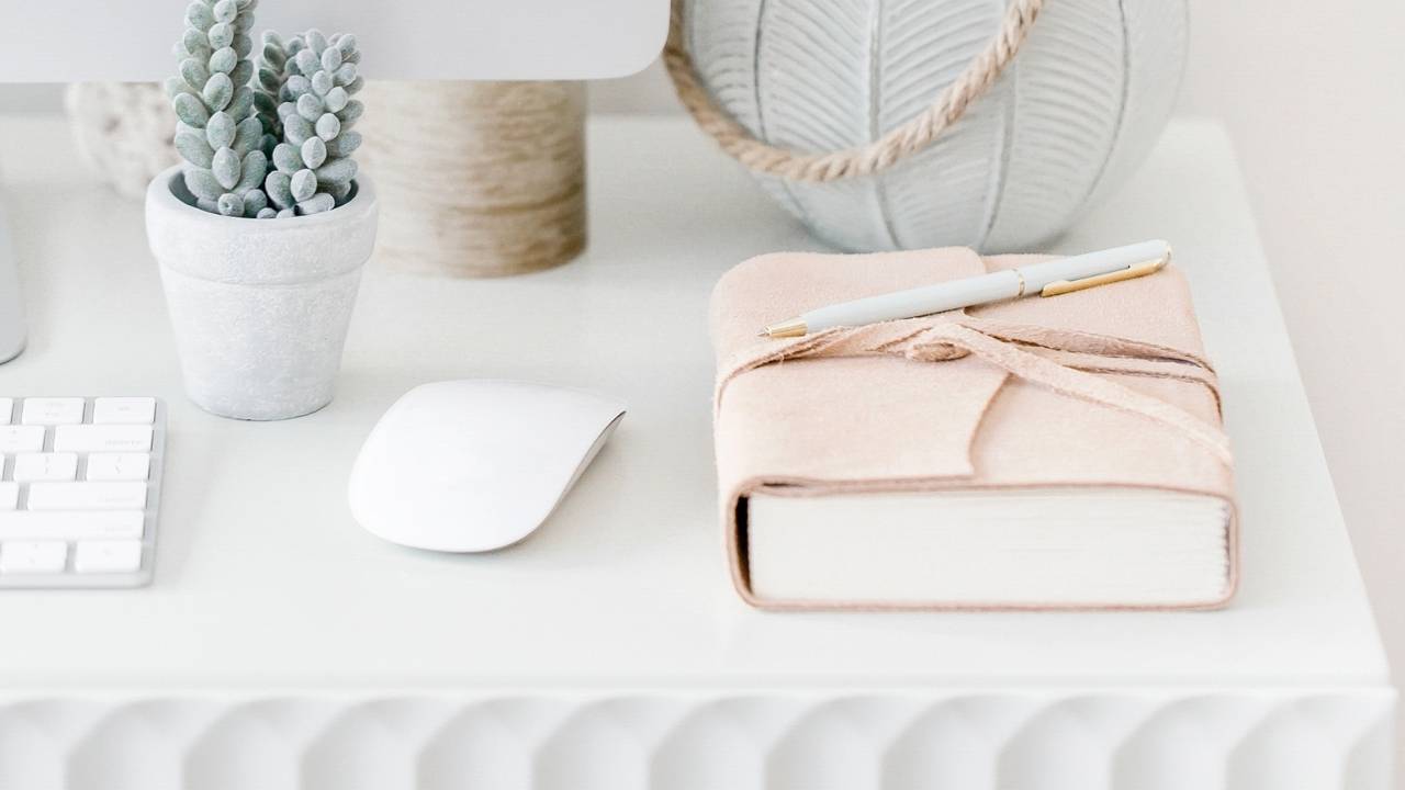 What is the 55x5 Manifesting Method & How Does It Work - SelfMadeLadies - Manifesting Blog & Community by Mia Fox